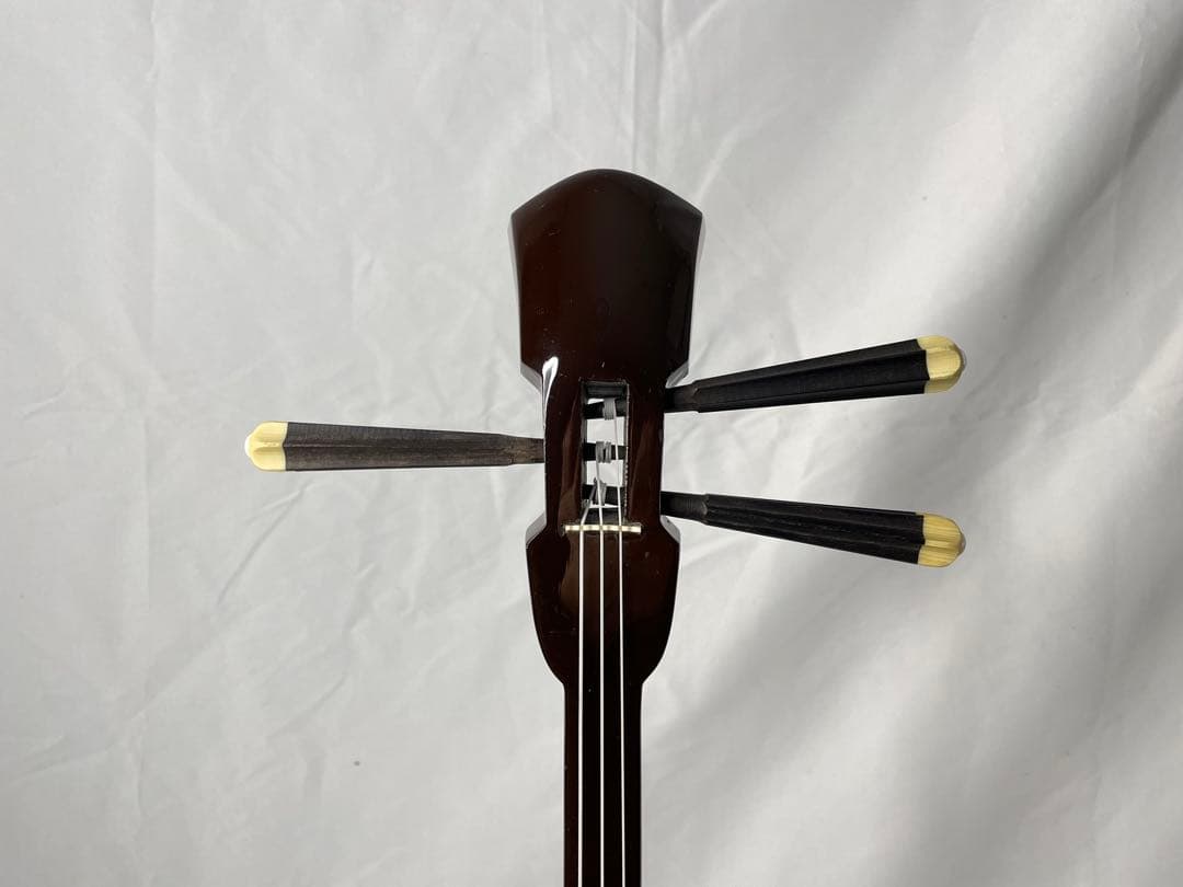 沖縄三線 黒檀/黒木棹 江戸与那城 本蛇皮1枚張り 高級モデル