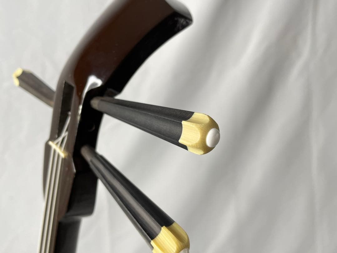 沖縄三線 黒檀/黒木棹 江戸与那城 本蛇皮1枚張り 高級モデル