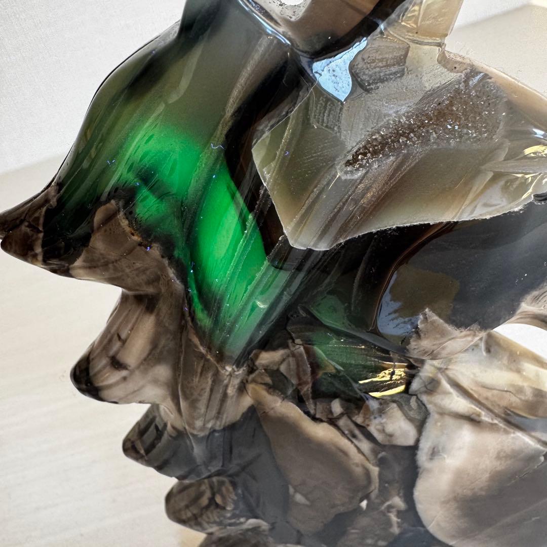 ボルケーノアゲート　ユニコーン　ジオード有　置物　UV蛍光画像の通り