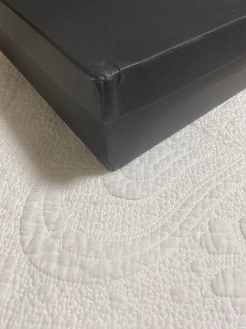CHANEL ノベルティ チェーンバッグ パール 箱潰れ ドバイにて