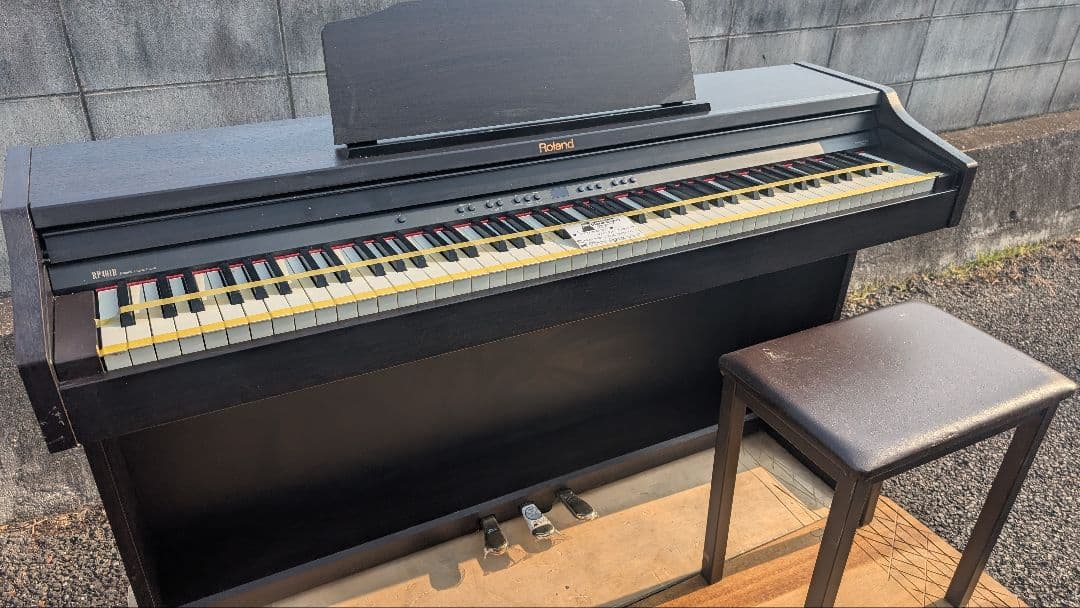 送料込み 音・機能のROLAND 電子ピアノ RP401 14年製 激安販売中