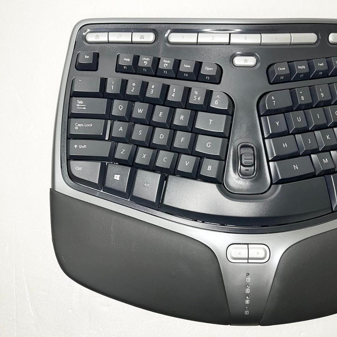 マイクロソフトNatural Ergonomic Keyboard 4000