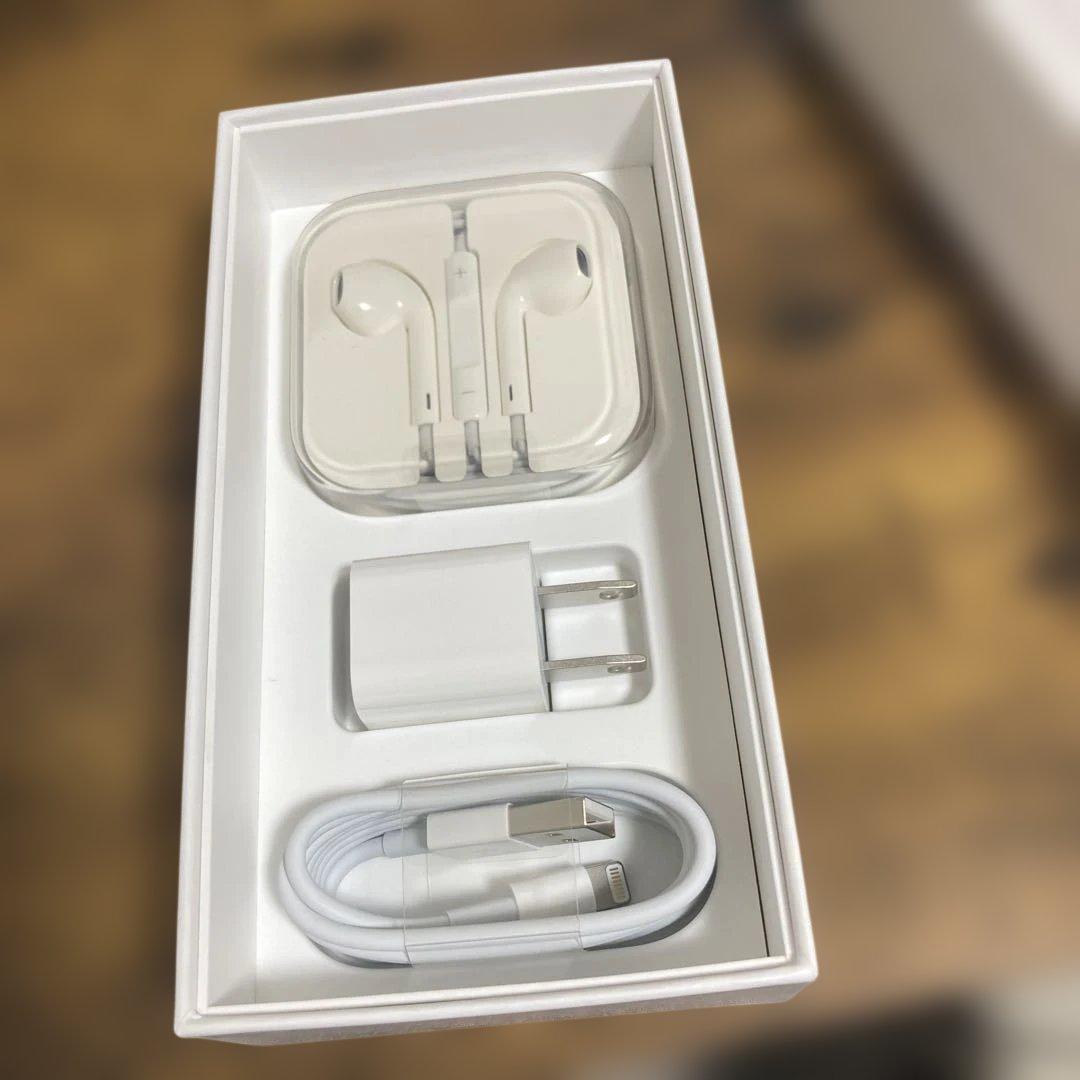 Apple iPhone 6s シルバー 本体