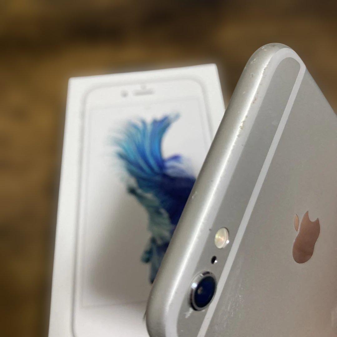 Apple iPhone 6s シルバー 本体