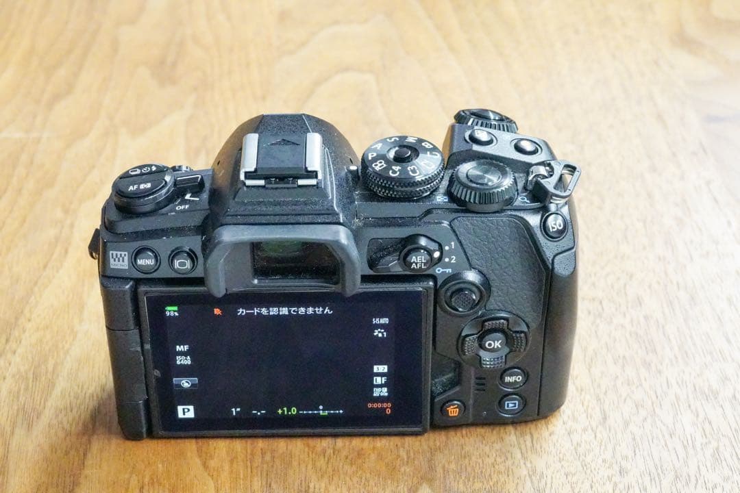 Olympus E-M1 Mark III ミラーレス一眼カメラ