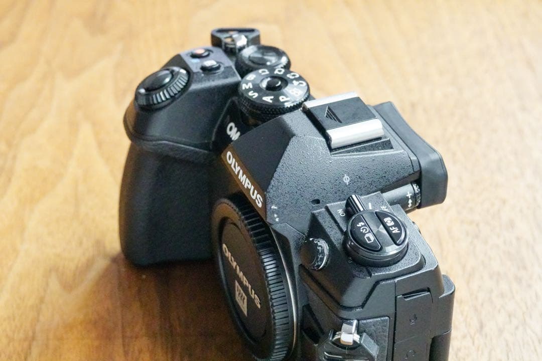 Olympus E-M1 Mark III ミラーレス一眼カメラ