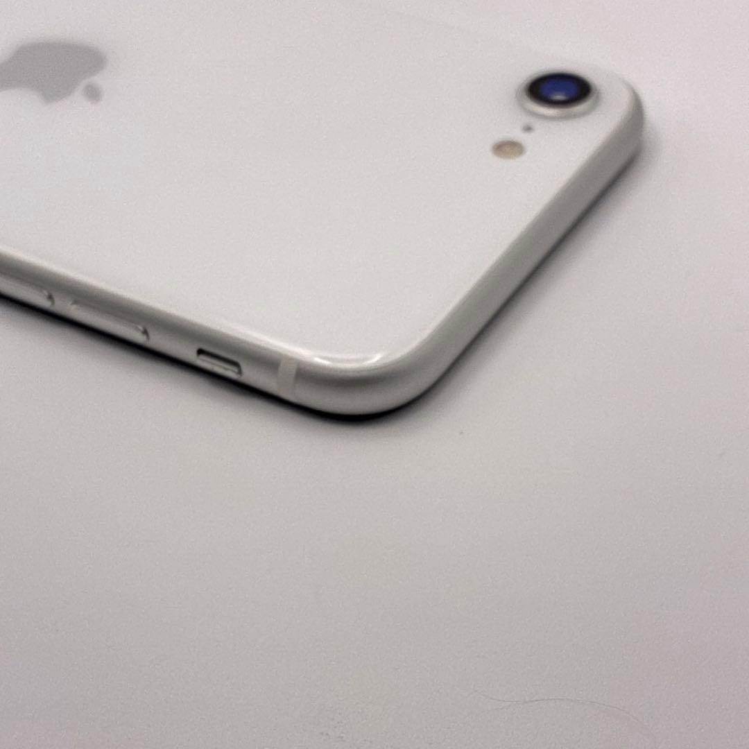 【バッテリー80%】SIMフリー iPhone SE第２世代 64GB ホワイト