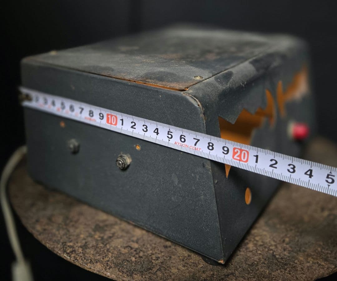 唯一無二のライトのボックス型のオブジェ　インテリアにインダストリアル　骨董市