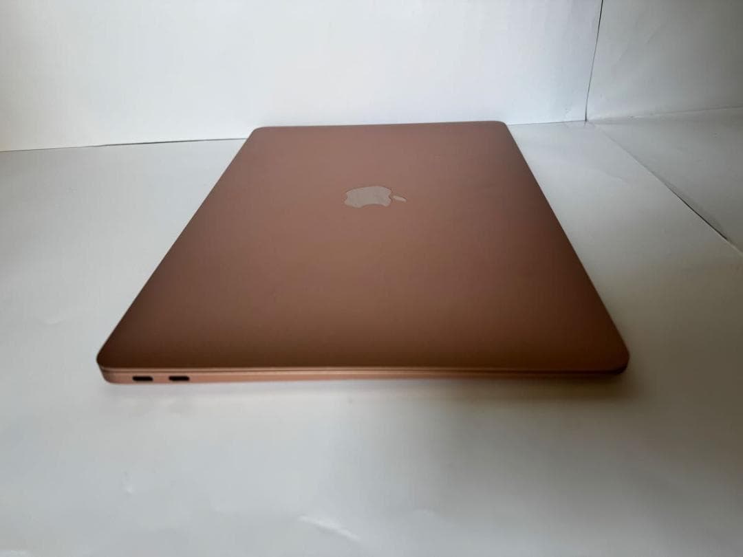 MacBook Air 13-インチ2019 8GB/256GB SSD