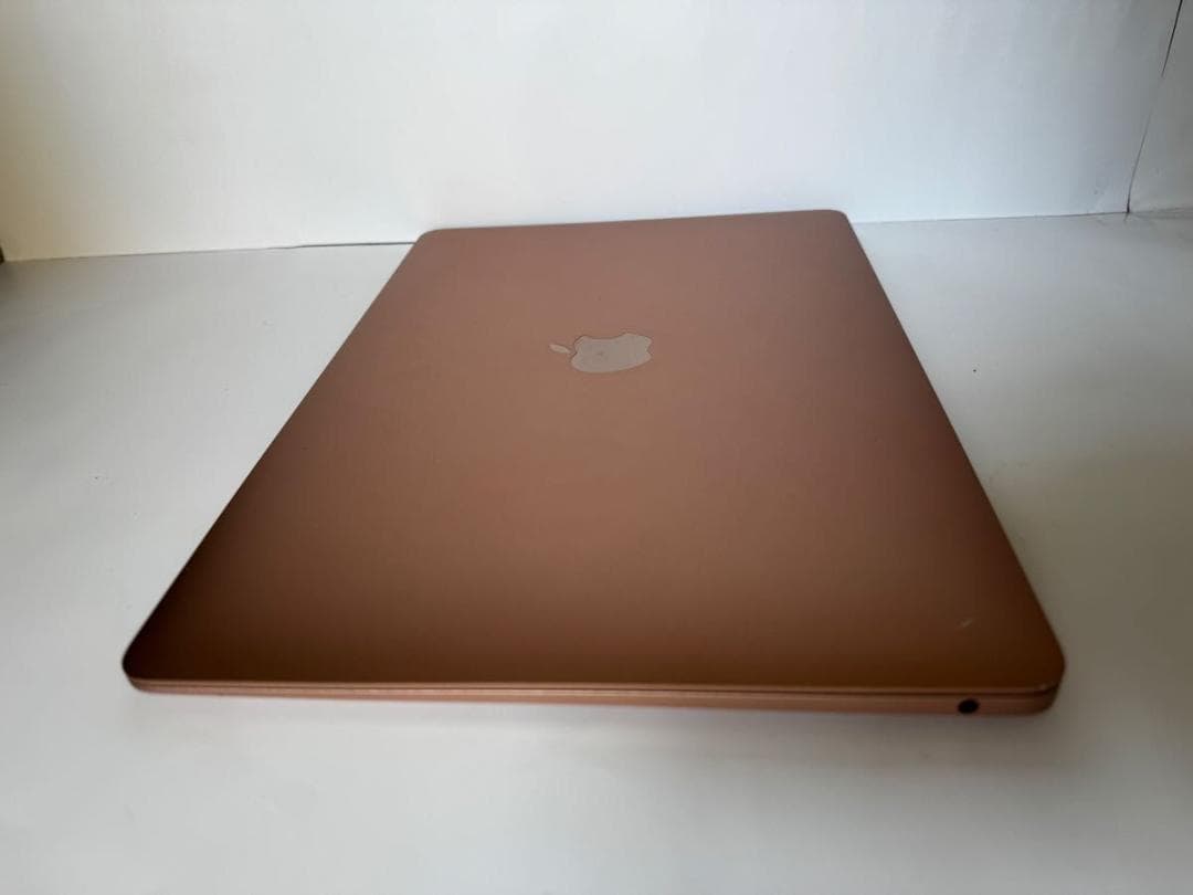 MacBook Air 13-インチ2019 8GB/256GB SSD