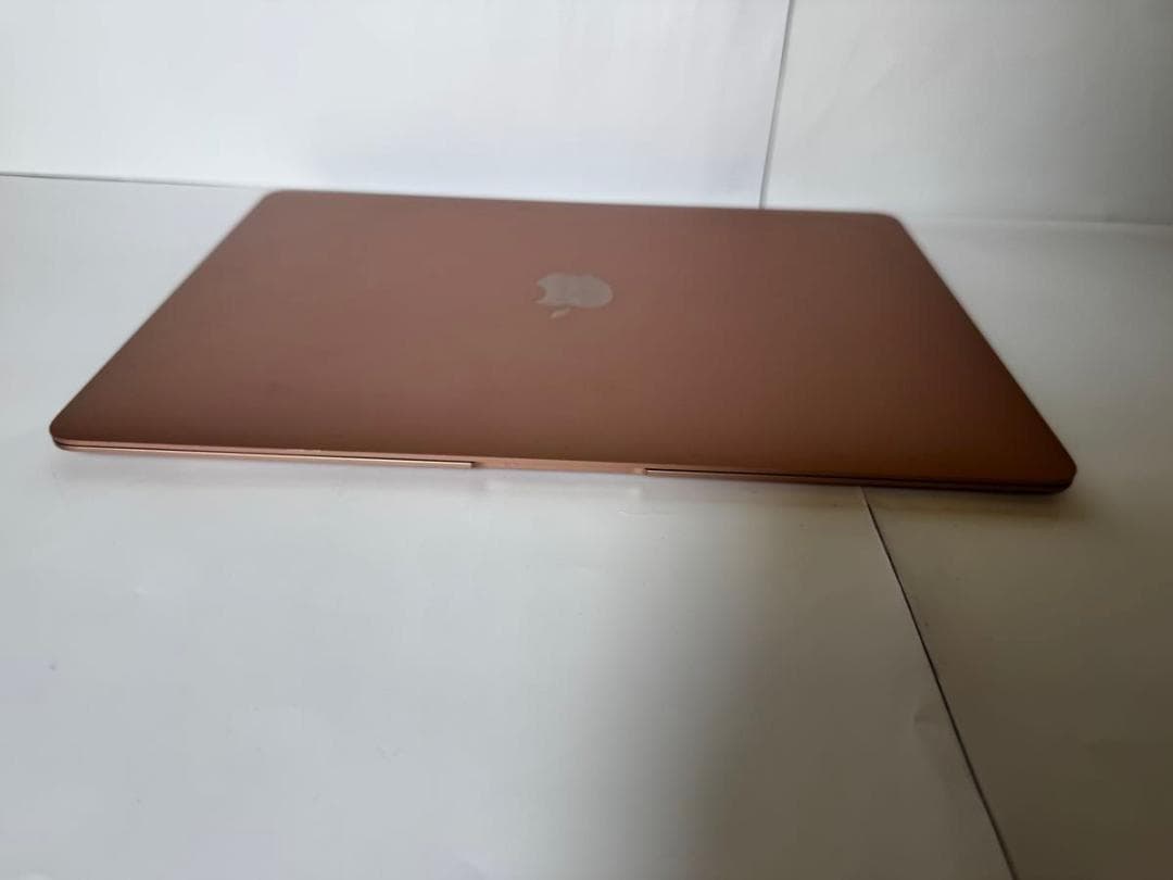 MacBook Air 13-インチ2019 8GB/256GB SSD