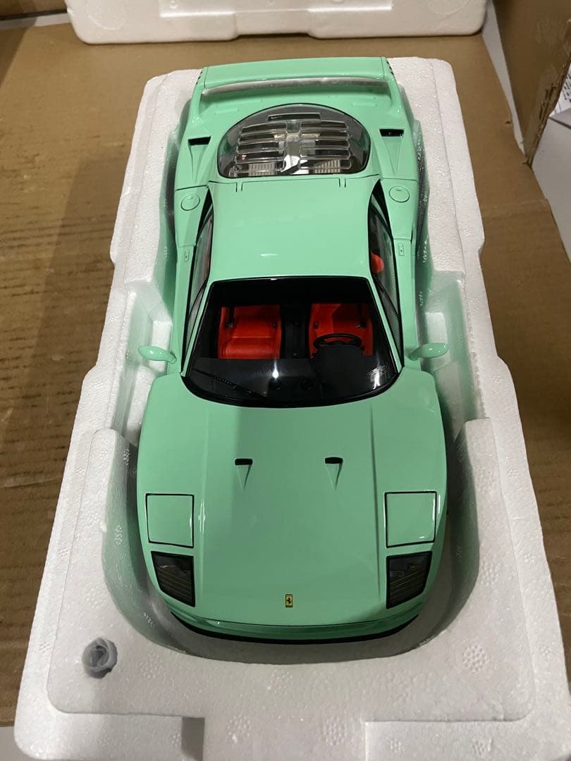 京商オリジナル 1/18 フェラーリ F40 ミントグリーン 完成品