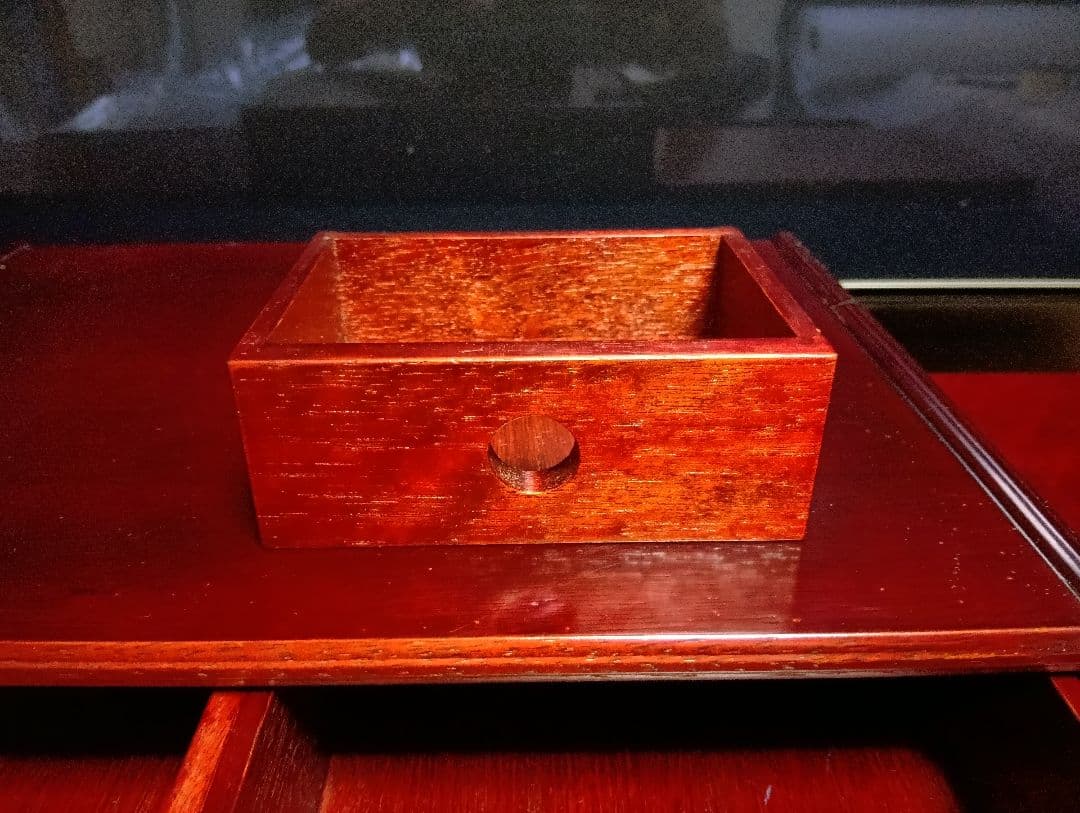 希少　1970's　ローズウッド　仕上げ　３分割式　小引き出し　１７杯　美品