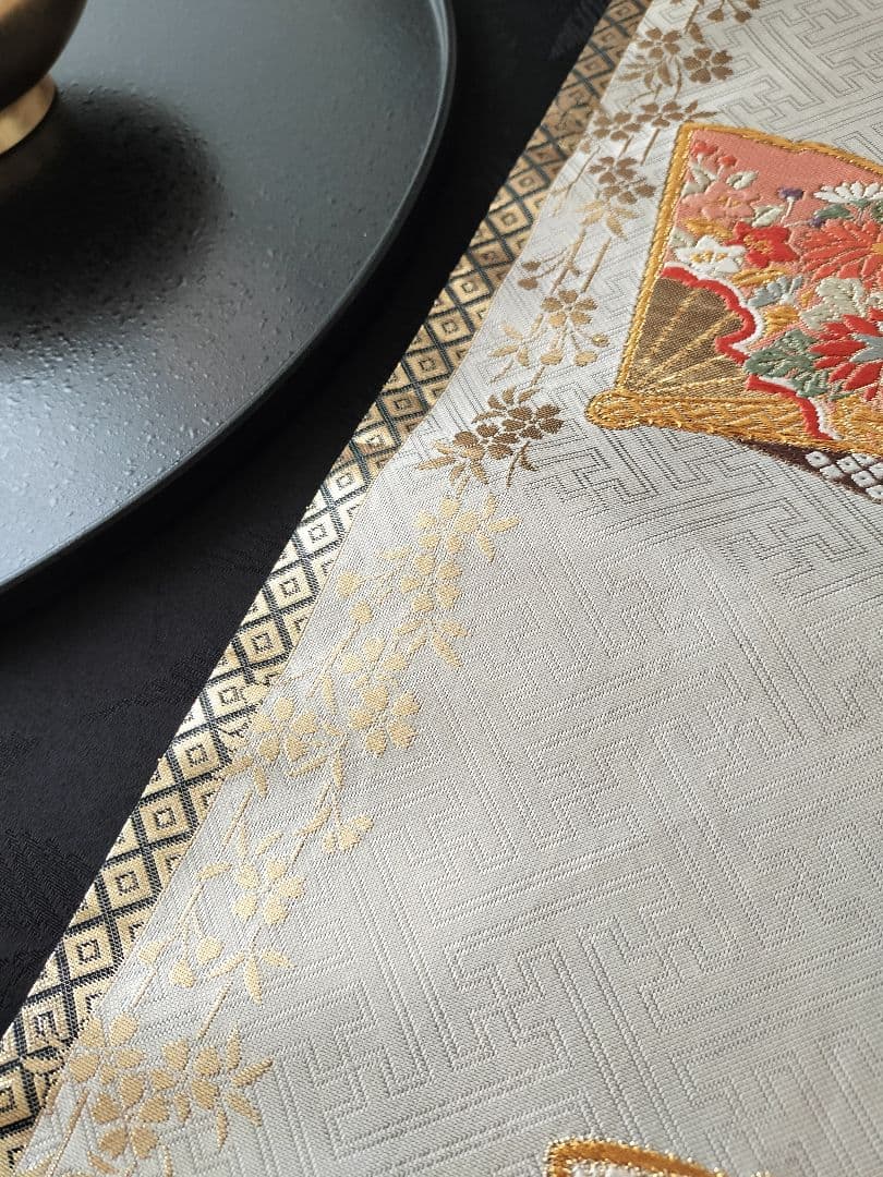 meru　A598★高級‼️豪華刺繍‼️袋帯テーブルランナー2m17cm
