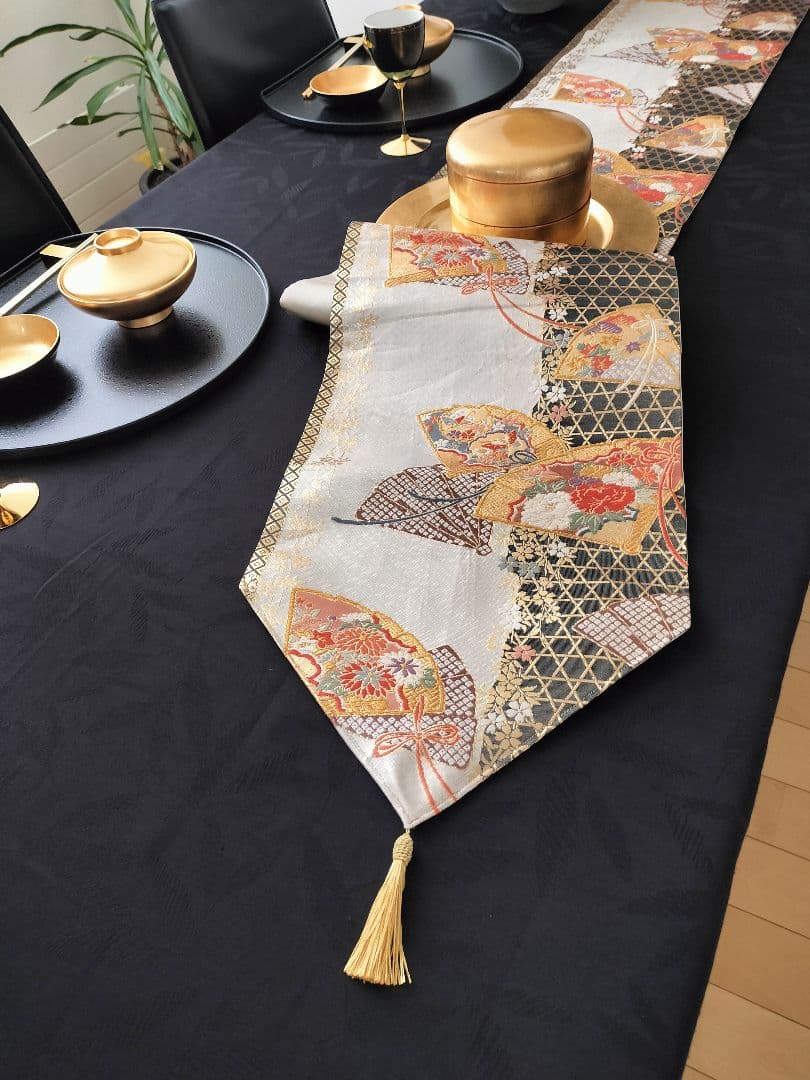 meru　A598★高級‼️豪華刺繍‼️袋帯テーブルランナー2m17cm