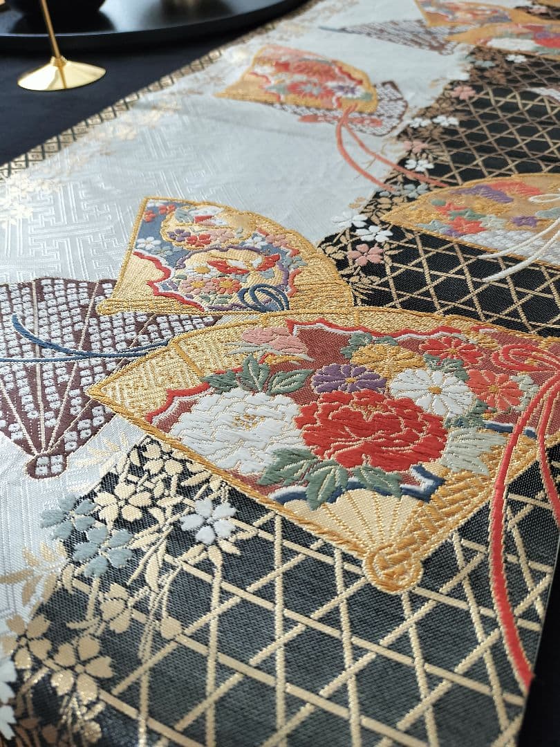 meru　A598★高級‼️豪華刺繍‼️袋帯テーブルランナー2m17cm