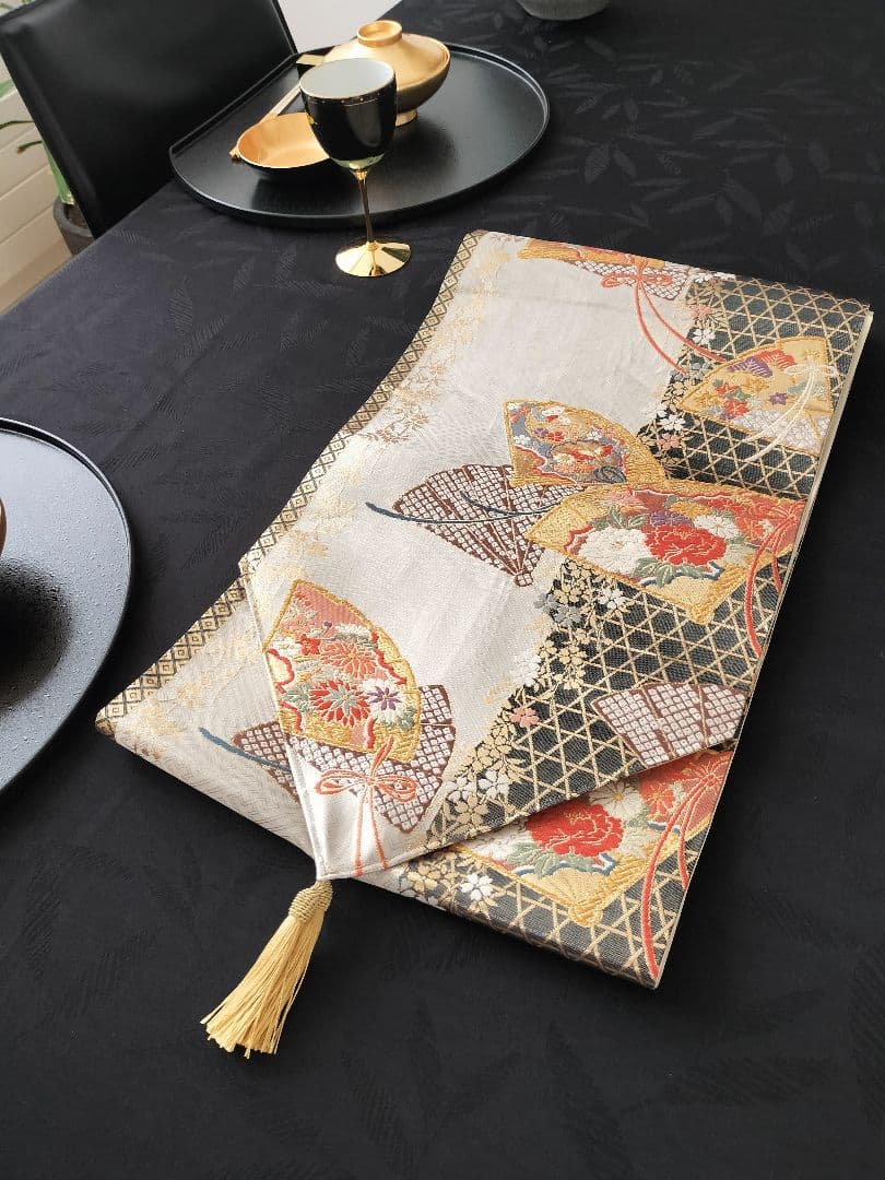 meru　A598★高級‼️豪華刺繍‼️袋帯テーブルランナー2m17cm