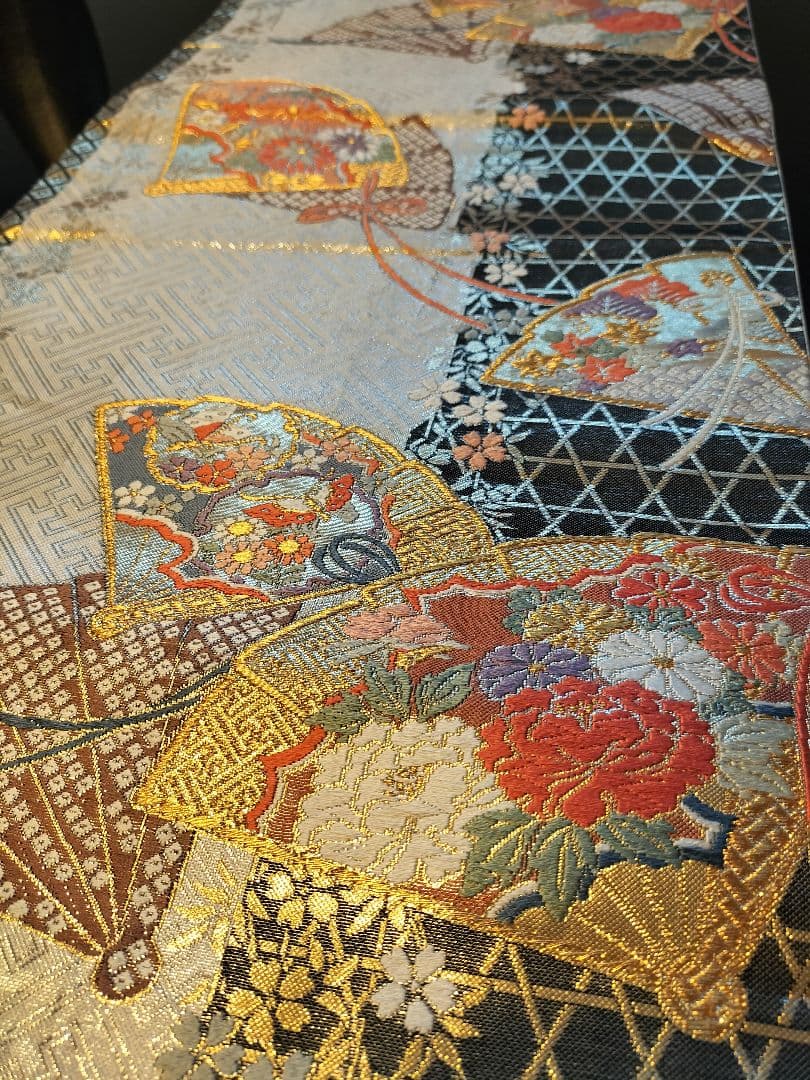 meru　A598★高級‼️豪華刺繍‼️袋帯テーブルランナー2m17cm