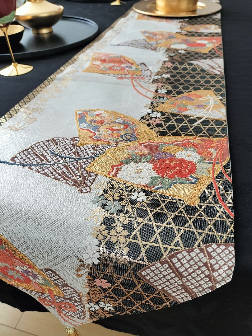 meru　A598★高級‼️豪華刺繍‼️袋帯テーブルランナー2m17cm