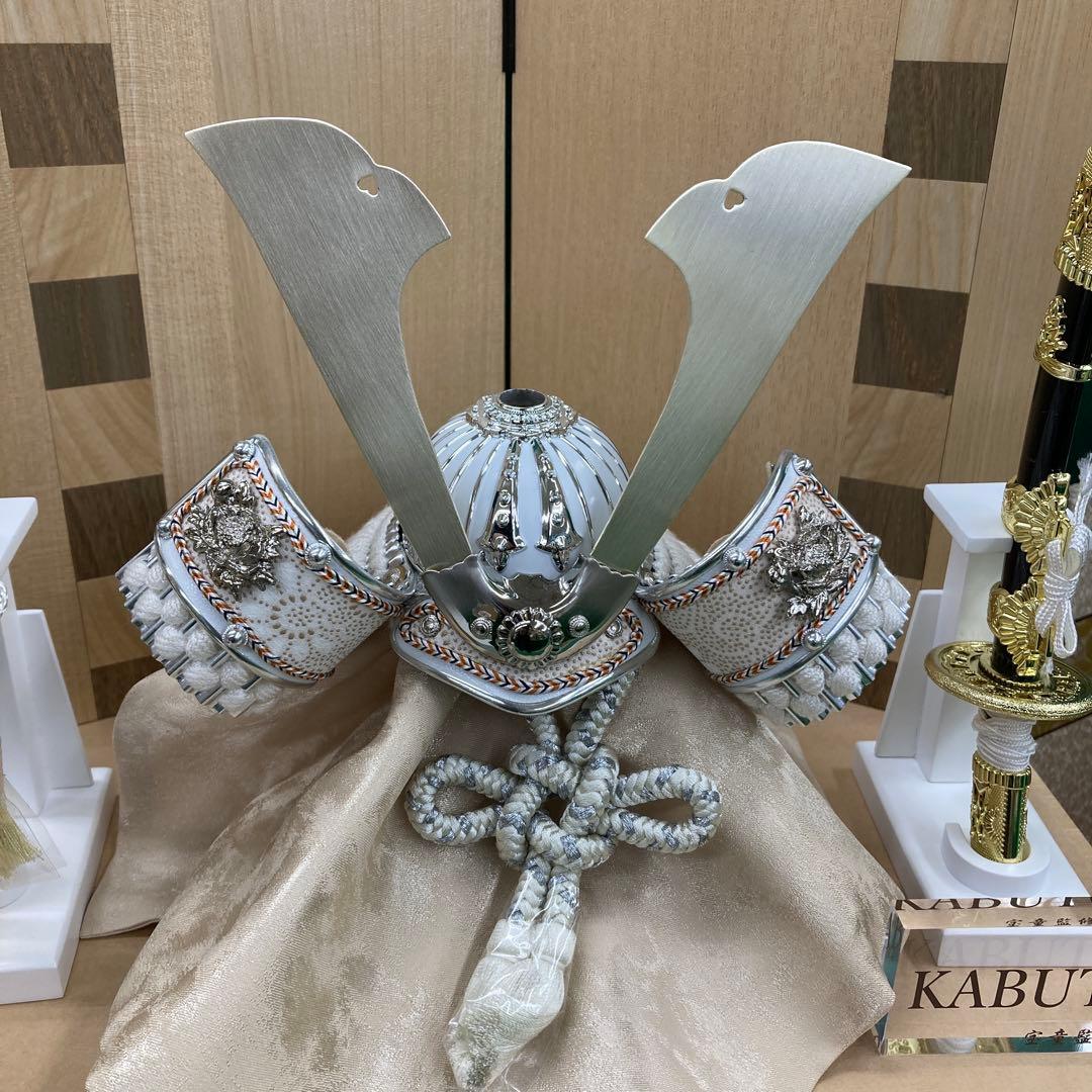 収納兜飾り市松白兜