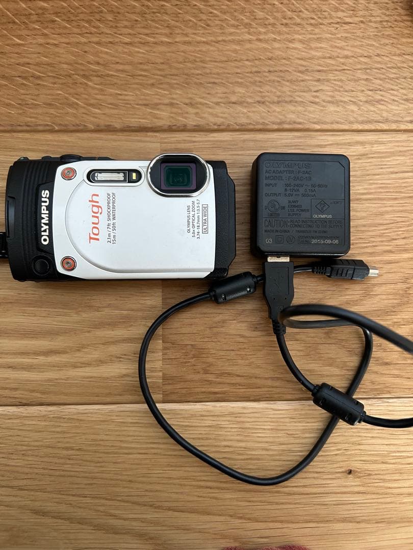 【ジャンク品】Olympus Stylus TG-860 本体 充電器付き