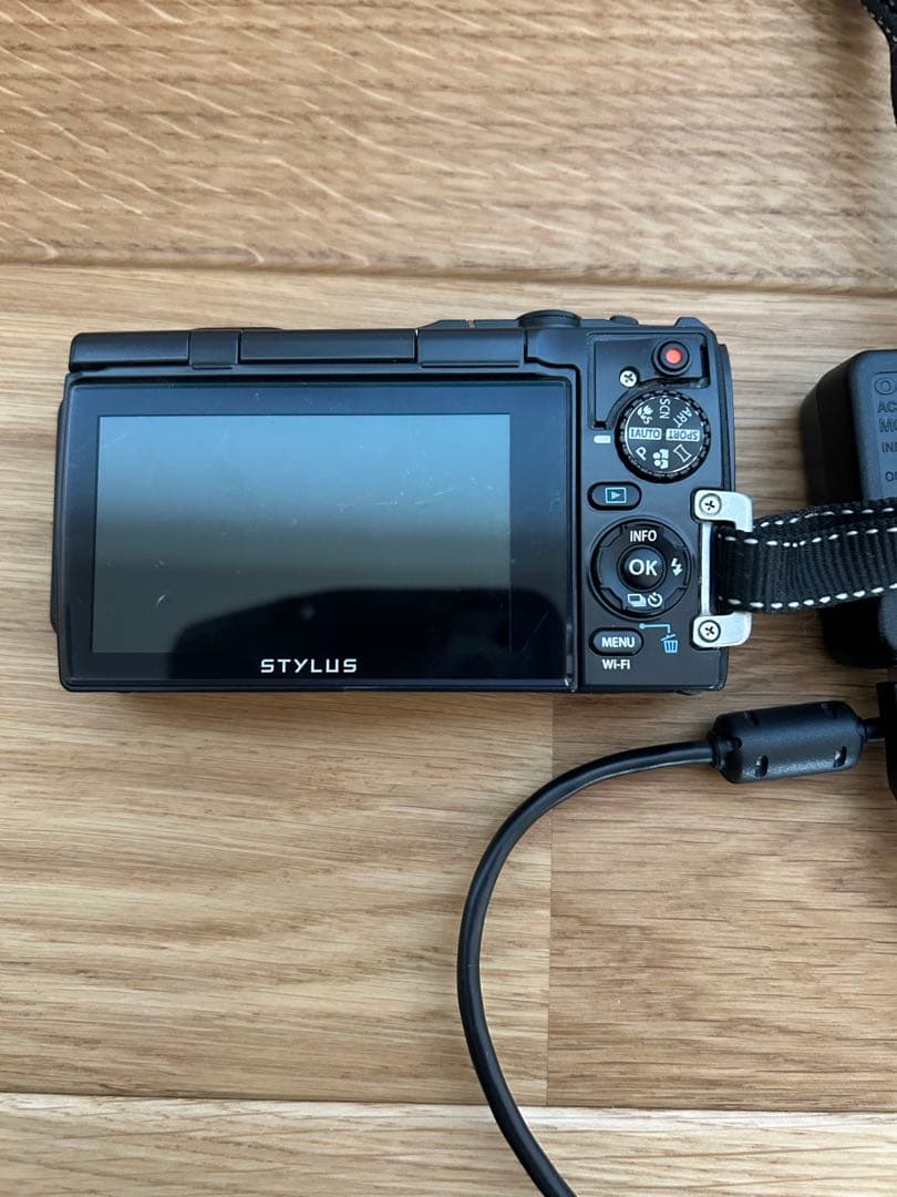 【ジャンク品】Olympus Stylus TG-860 本体 充電器付き