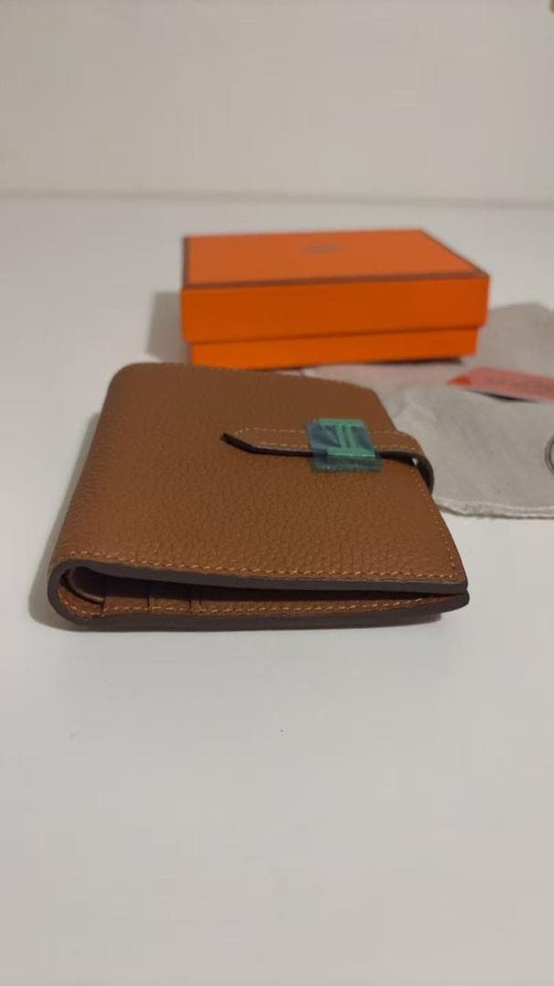 ベアンミニ　ゴールド金具 二つ折り財布