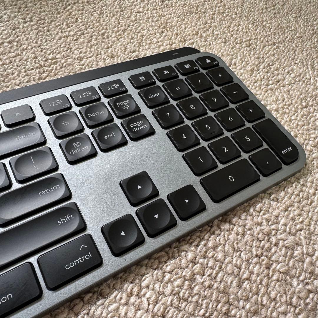 Logicool MX Keys for Mac（おまけパームレスト付）