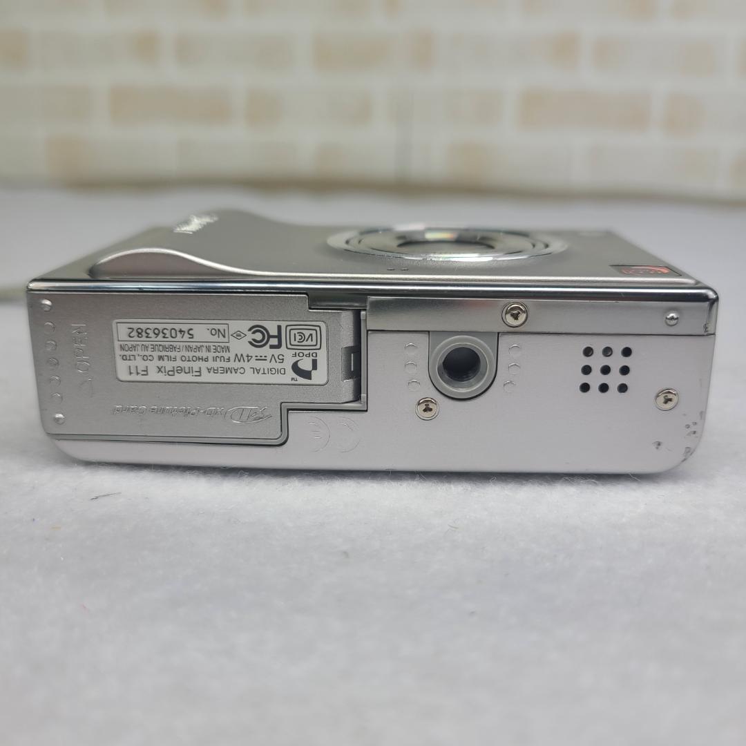 Fujifilm　デジカメ FinePix F11 コンデジ