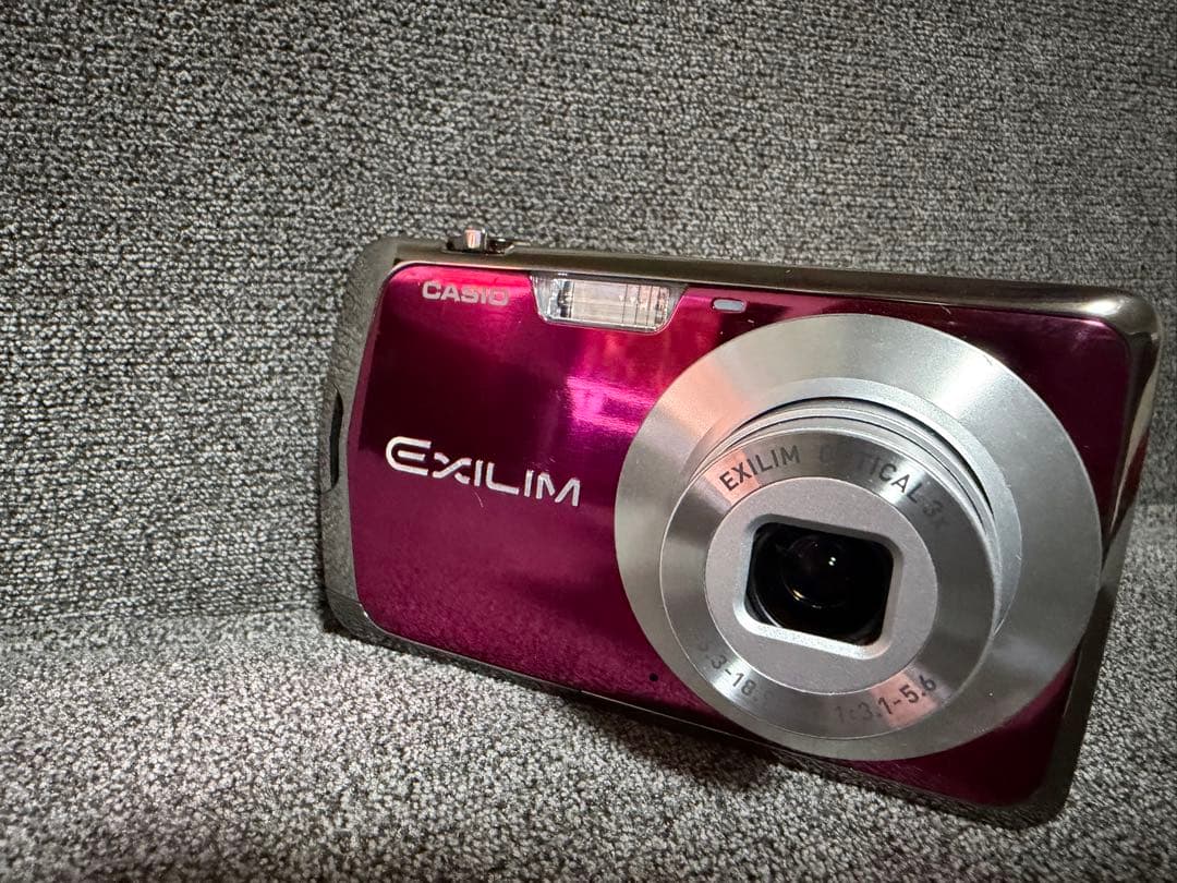 CASIO EXILIM ピンク 本体と付属品　EX-Z1