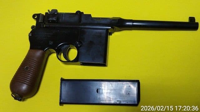 FUJIMI　モーゼル M712 ガスガン（セミフル切り替え式）マガジン難有り