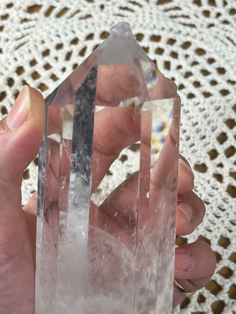 【天然石】水晶ポイント タワー　六角柱　透明　453g 木製台座付き　浄化