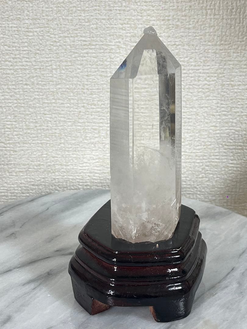 【天然石】水晶ポイント タワー　六角柱　透明　453g 木製台座付き　浄化