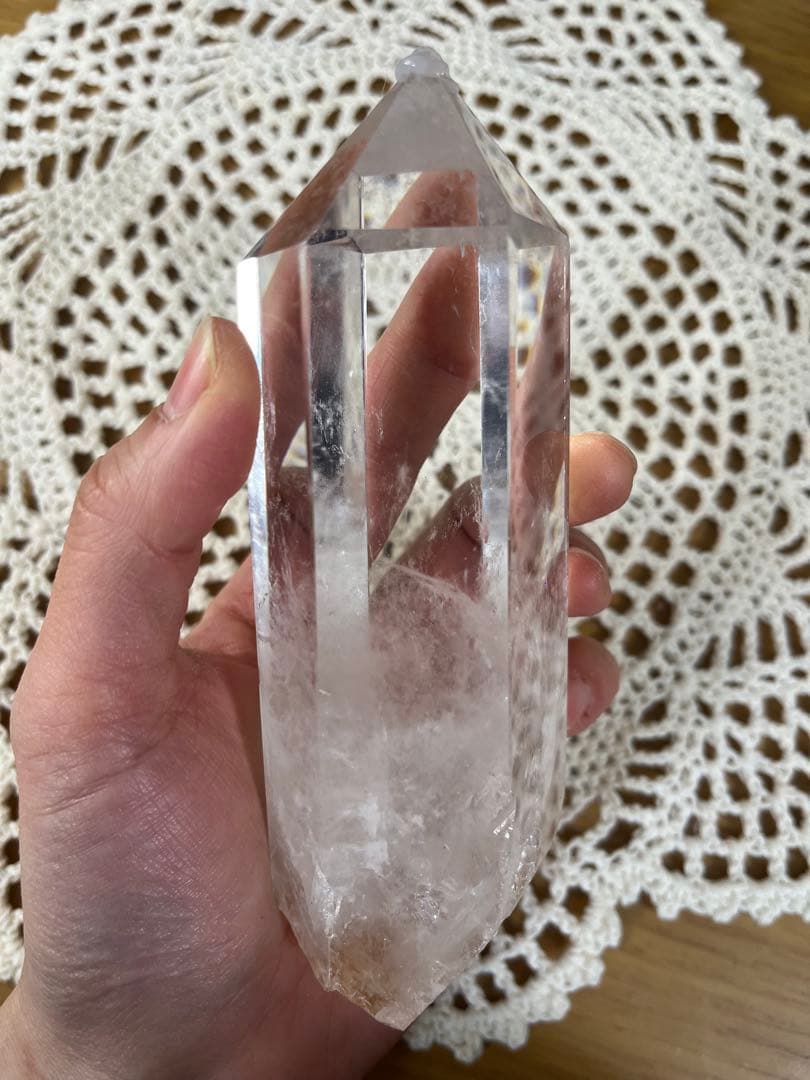 【天然石】水晶ポイント タワー　六角柱　透明　453g 木製台座付き　浄化