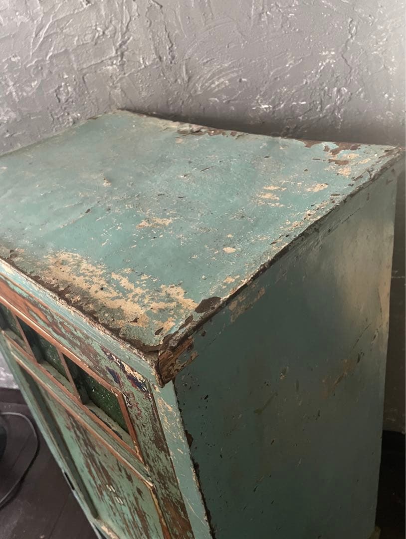 稀少/ビンテージ/インド/古材/メタル/ガラスキャビネット/キャビネット/収納棚