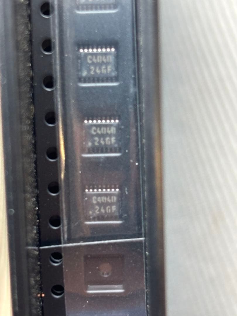 N90。東芝IC チップTC74VHC4040FK(約300g)新品。未使用。