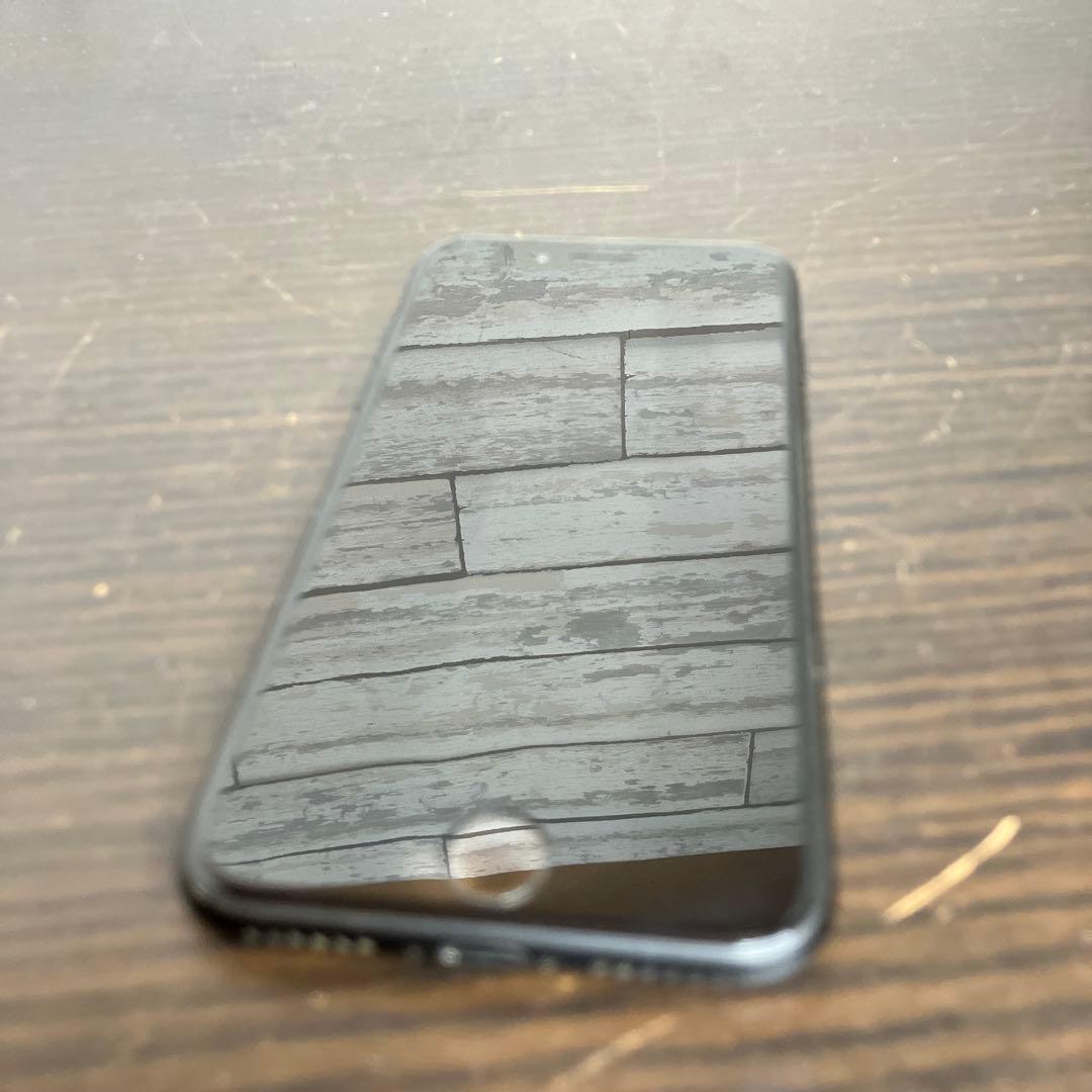 Apple iPhone 7 256GB バッテリー最大容量: 64%