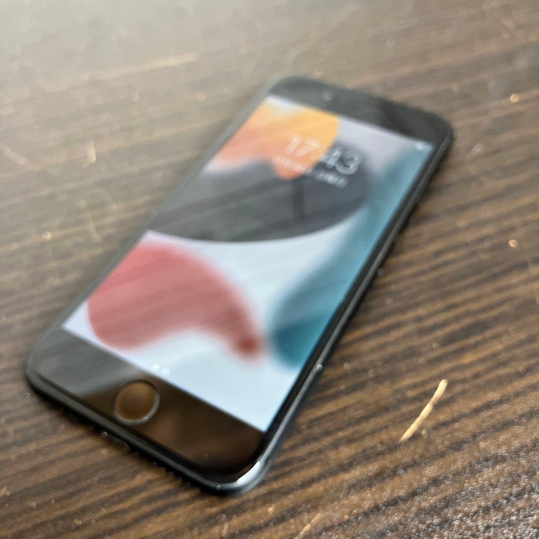 Apple iPhone 7 256GB バッテリー最大容量: 64%