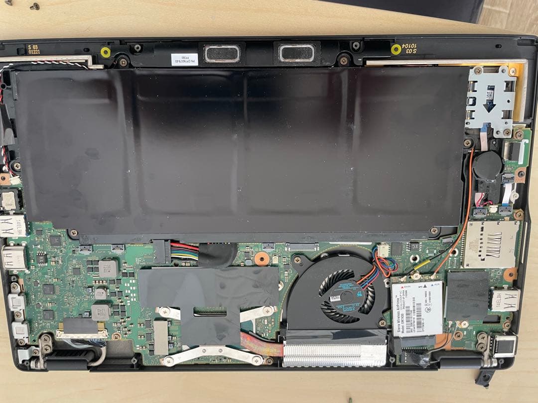 富士通 LIFEBOOK U9311/F（SSDなし）ジャンク / 部品取り