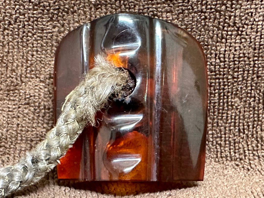 和装小物　琥珀 根付 緒締め付　彫刻 金工 細工 印籠 緒締め玉