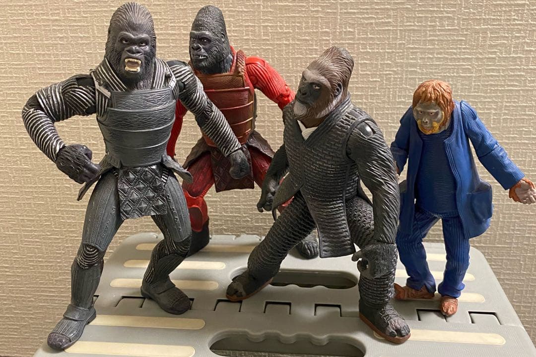 猿の惑星 ジーラ博士 タイラー ゴリラ軍曹 未開封3体、他フィギュア4体