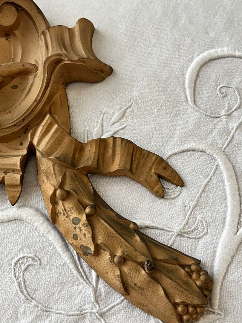 【美品】フランスアンティーク 金属製 リボン装飾 壁掛けオブジェ[2824]