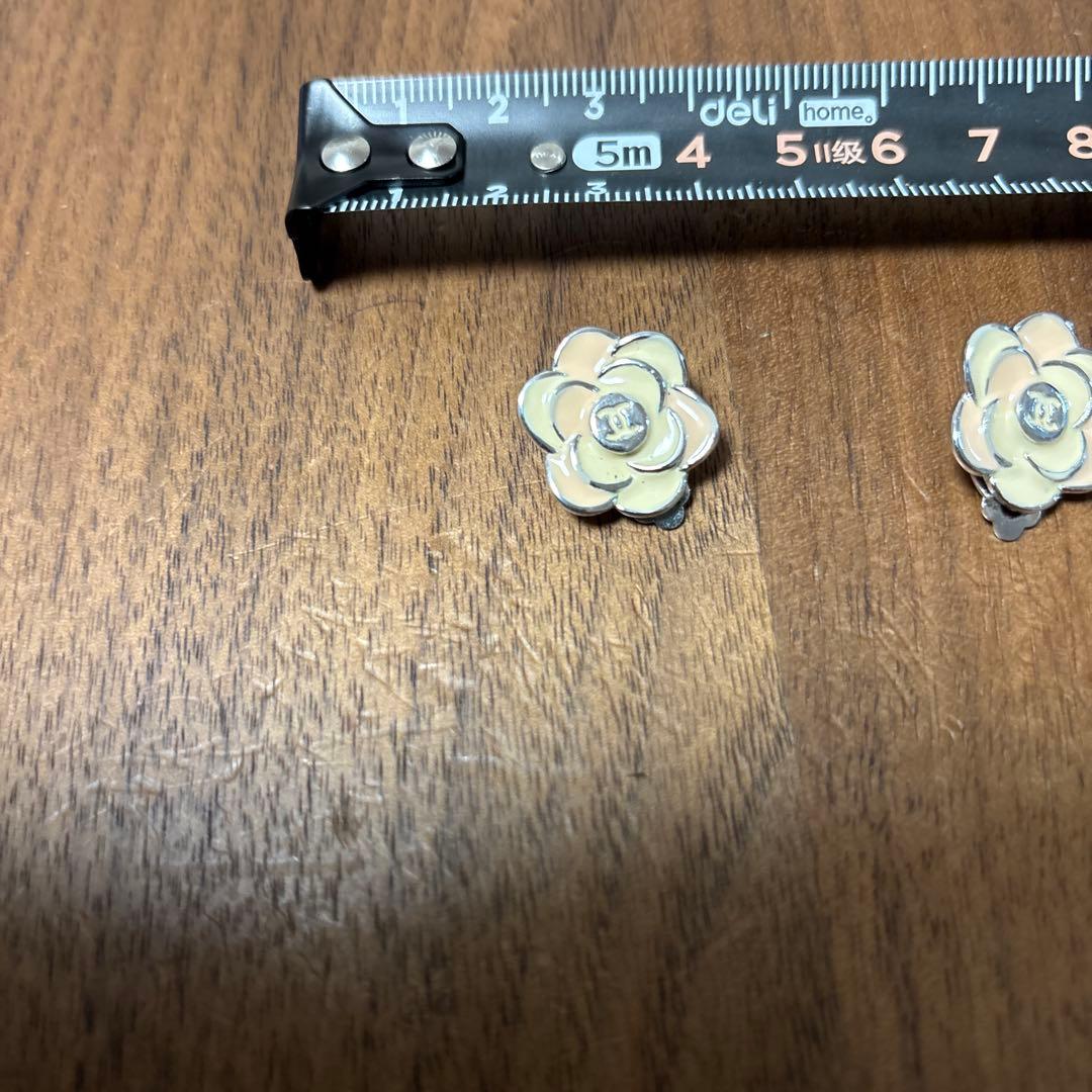 カメリア フラワー　花　ピンク　ブローチ？　チャーム？　シャネル