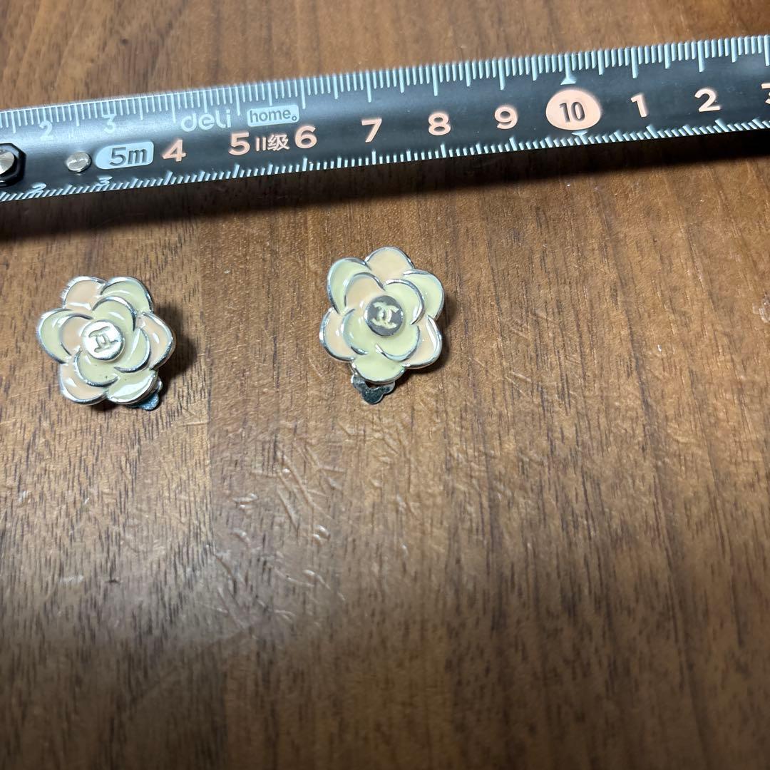 カメリア フラワー　花　ピンク　ブローチ？　チャーム？　シャネル