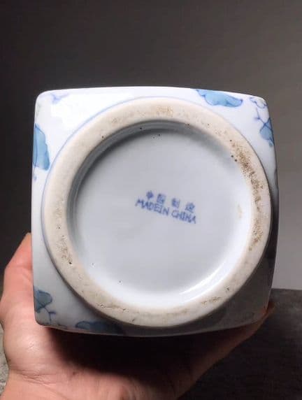 中国花瓶景徳鎮  四角い花瓶 青花磁  工芸品 古美術品時代物 装飾品置物
