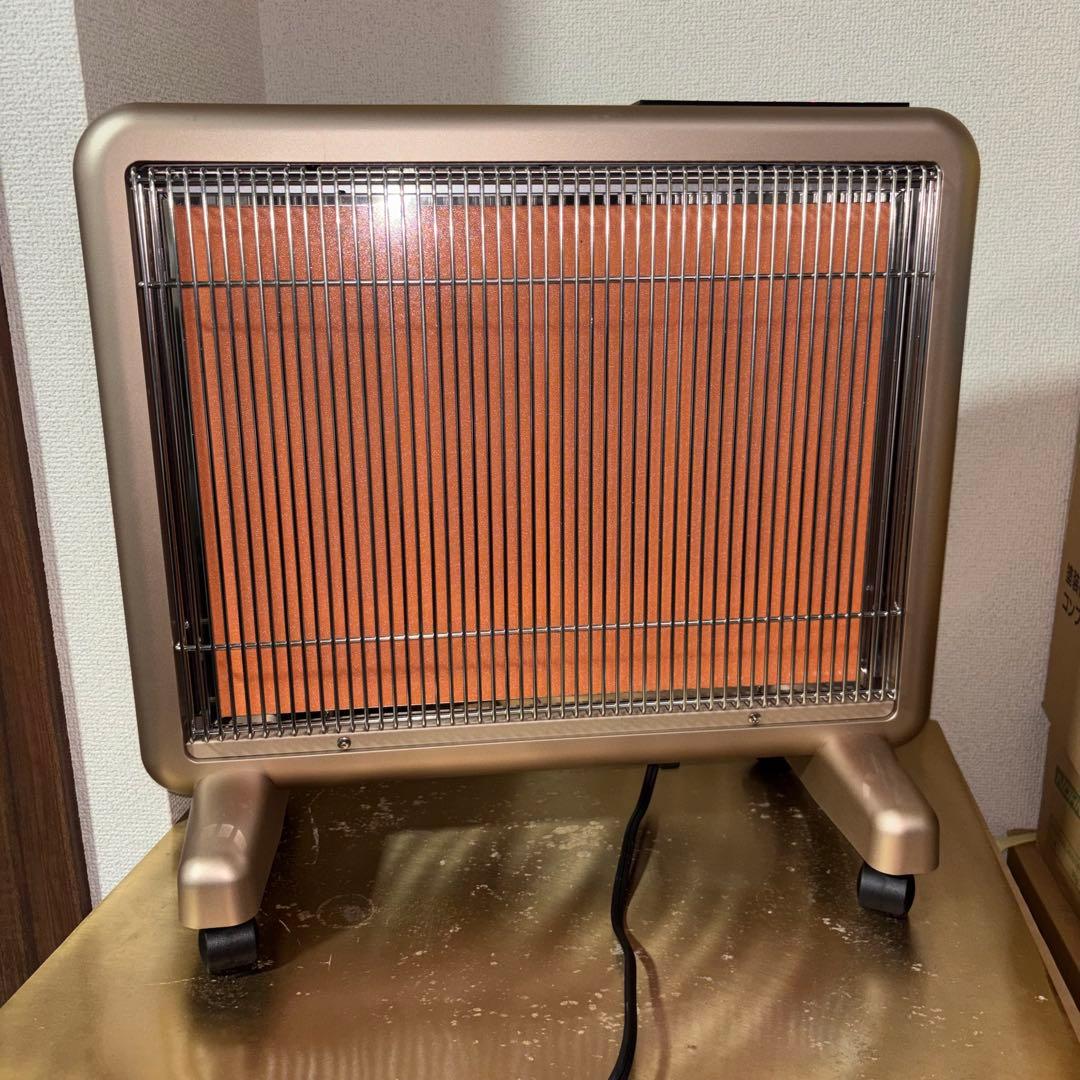 【極美品】サンルミエ エクセラ7 N700L-GR 遠赤外線 暖房器 ゴールド