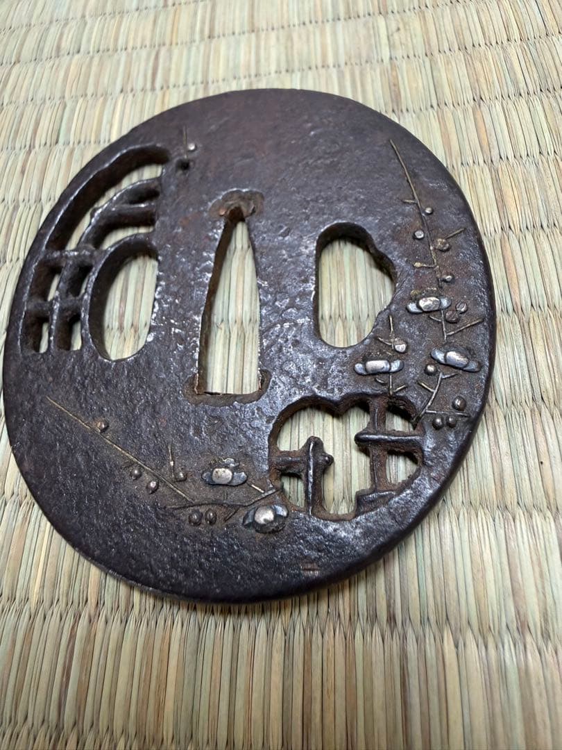 刀剣美術 日本刀鍔 銀象嵌金銀象嵌鍔　鉄地金銀象嵌容彫片切彫