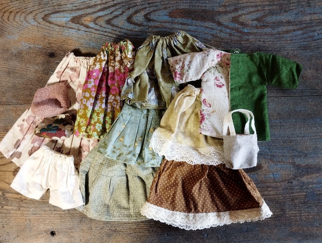 ハンドメイ「ウールのネコちゃん」着せ替え人形セット・手洗い可