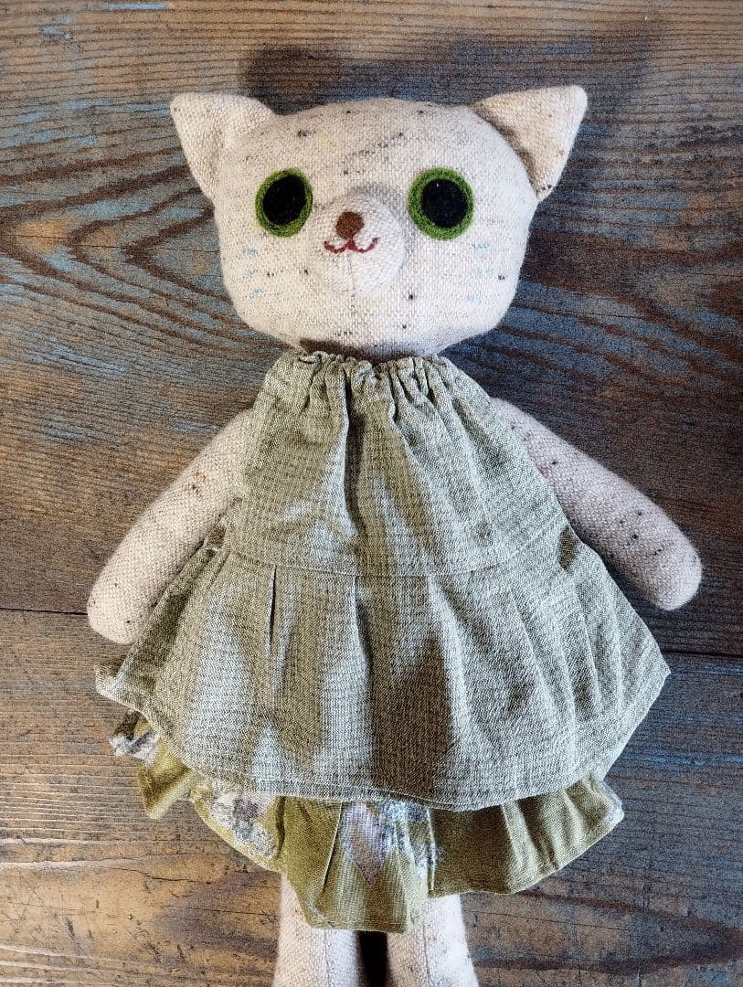 ハンドメイ「ウールのネコちゃん」着せ替え人形セット・手洗い可