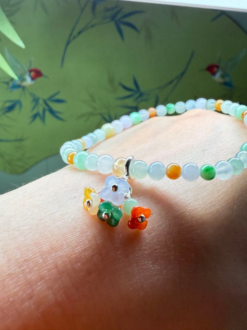 天然本翡翠　贅沢‼️色が極めて花チャーム＆氷種多彩ブレスレット